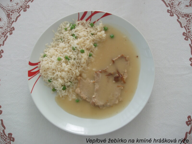 Vepřové žebírko na kmíně hrášková rýže